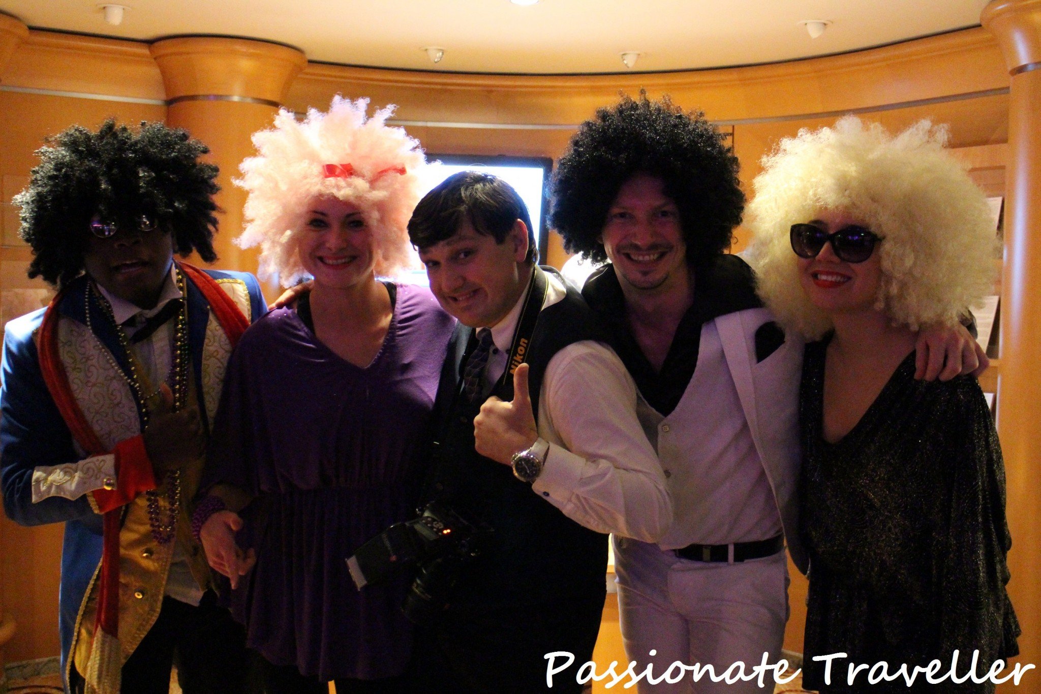 Suomalaista pirteyttä Royal Caribbeanilla, risteilyisäntä Topi!