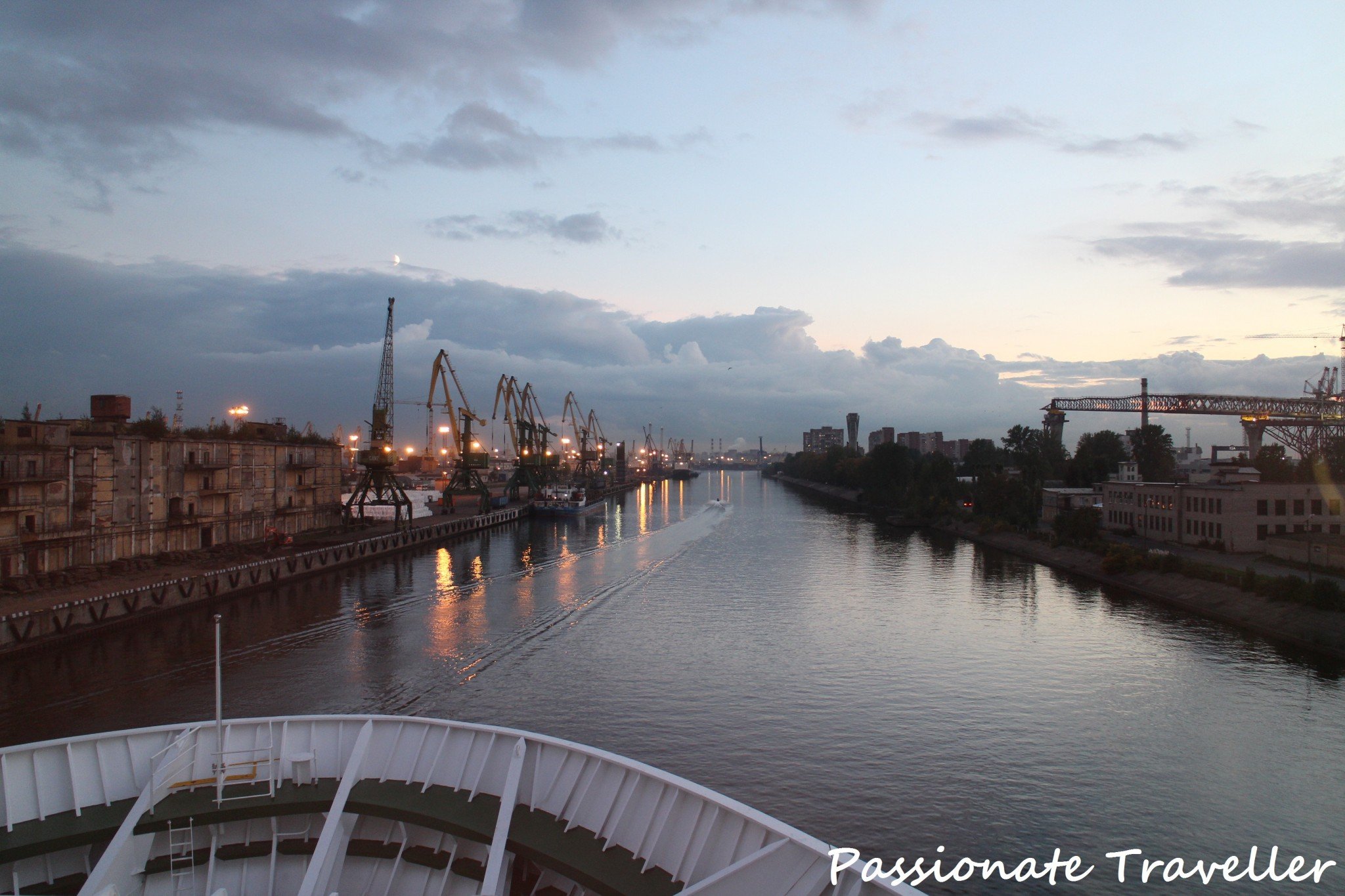 Laivatyttö rutisti. 5 laivaa 89 tunnissa hoidettu mallikkaasti!