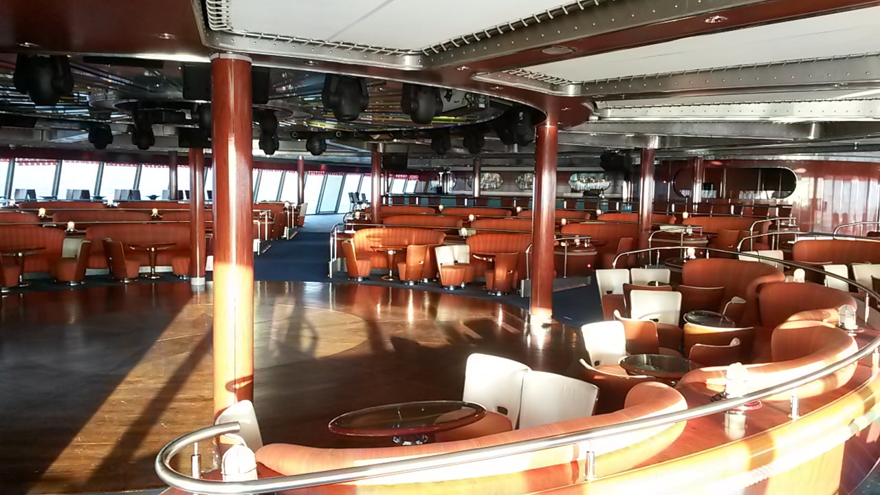 Norwegian Jewel Spinnaker Lounge