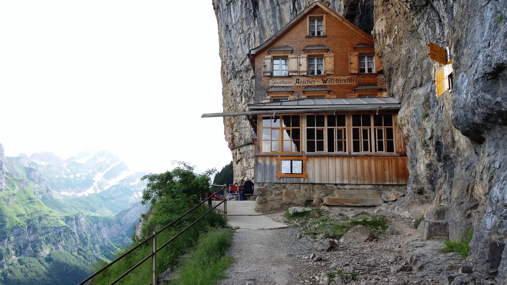 Berggasthaus Aescher-Wildkirchli ja Reinin putoukset