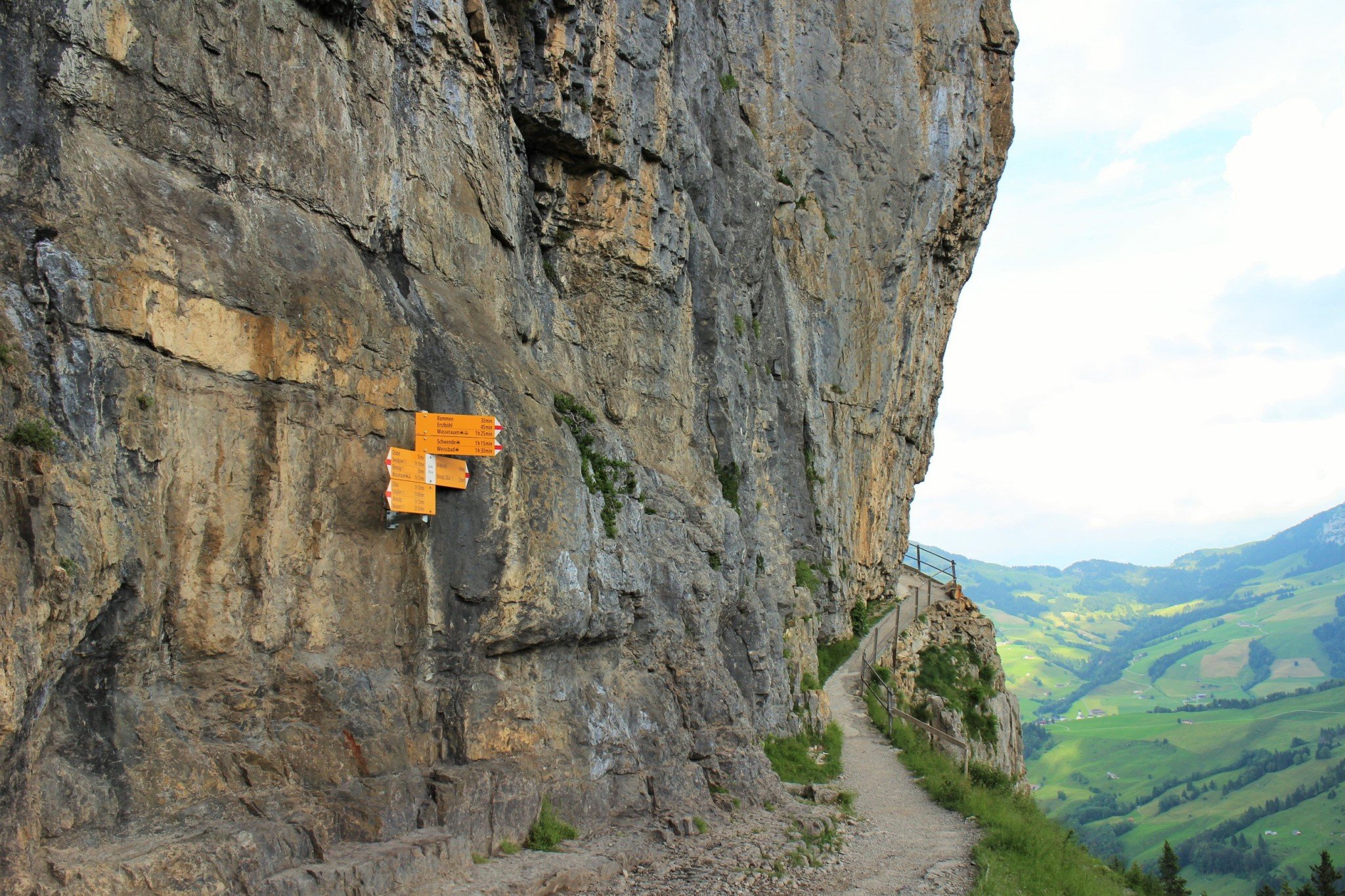 Berggasthaus Aescher-Wildkirchli hiking 2