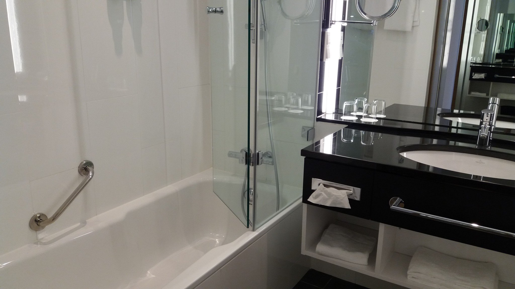 Four Points by Sheraton Panoramahaus Dornbirn Bathroom