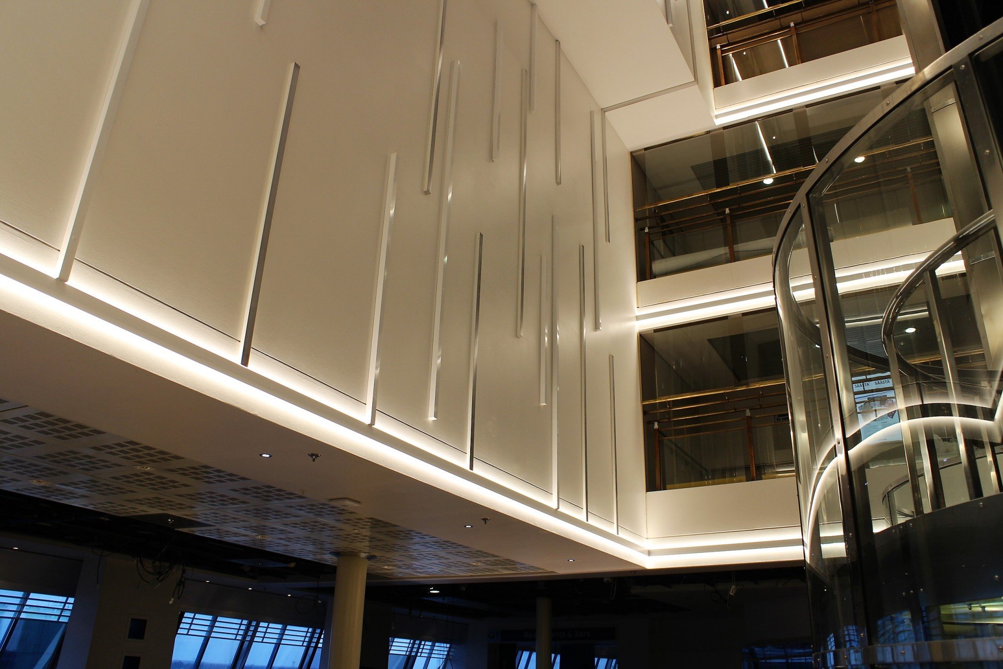 Silja Europa uudistus hissiaula 1