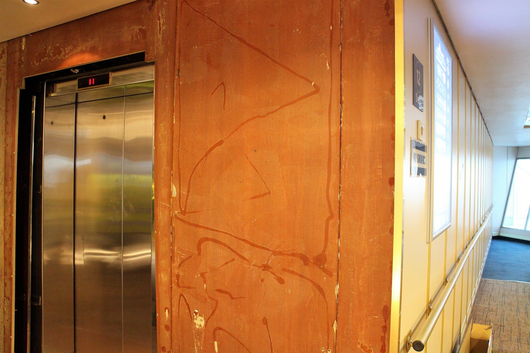 Silja Europa uudistus vanha hissiaula