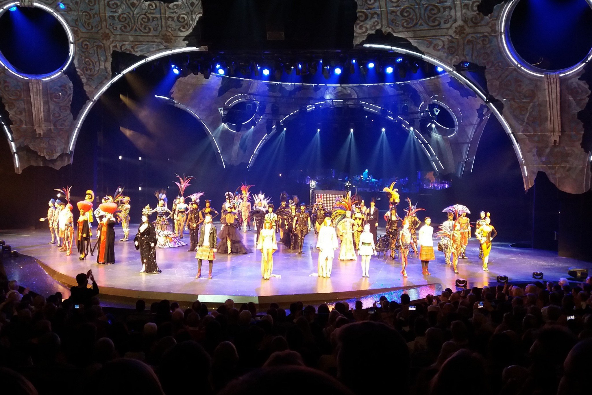 Berliini Friedrichstadt-Palast The One