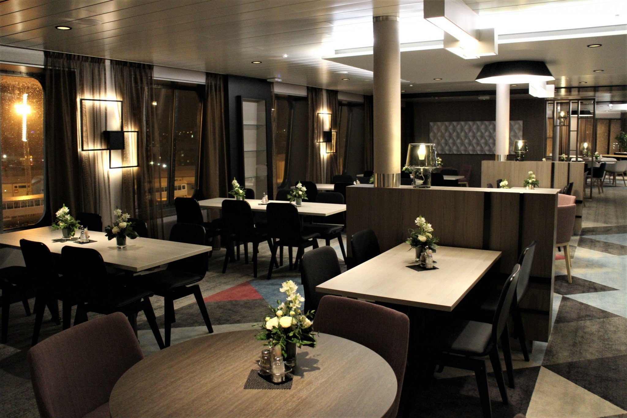 Megastar Delight Buffet