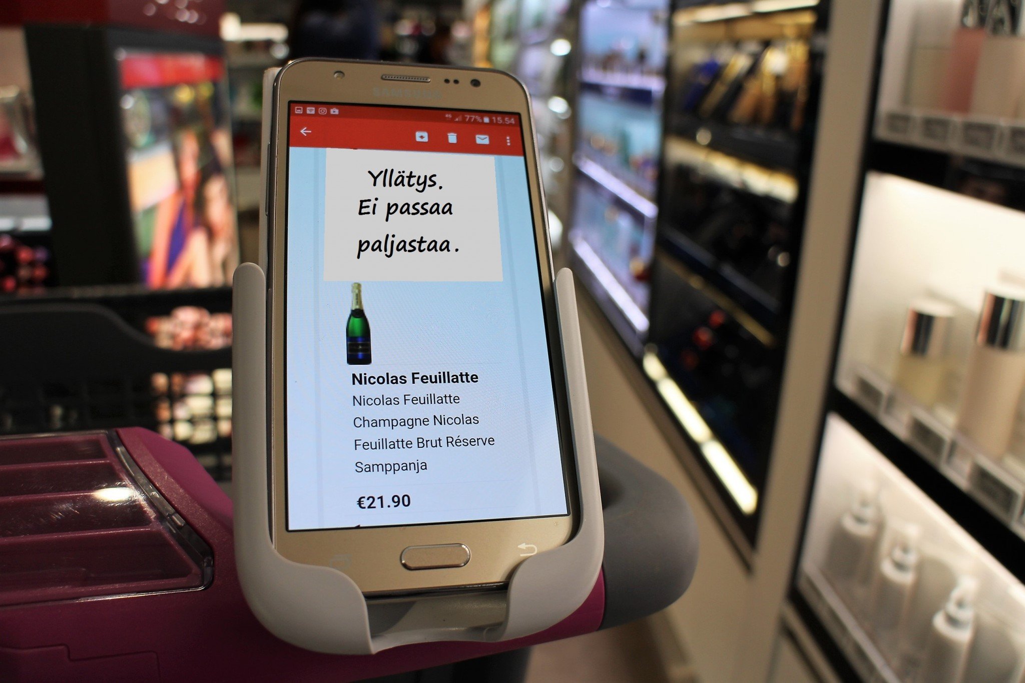 Megastar Traveller Superstore samppanja