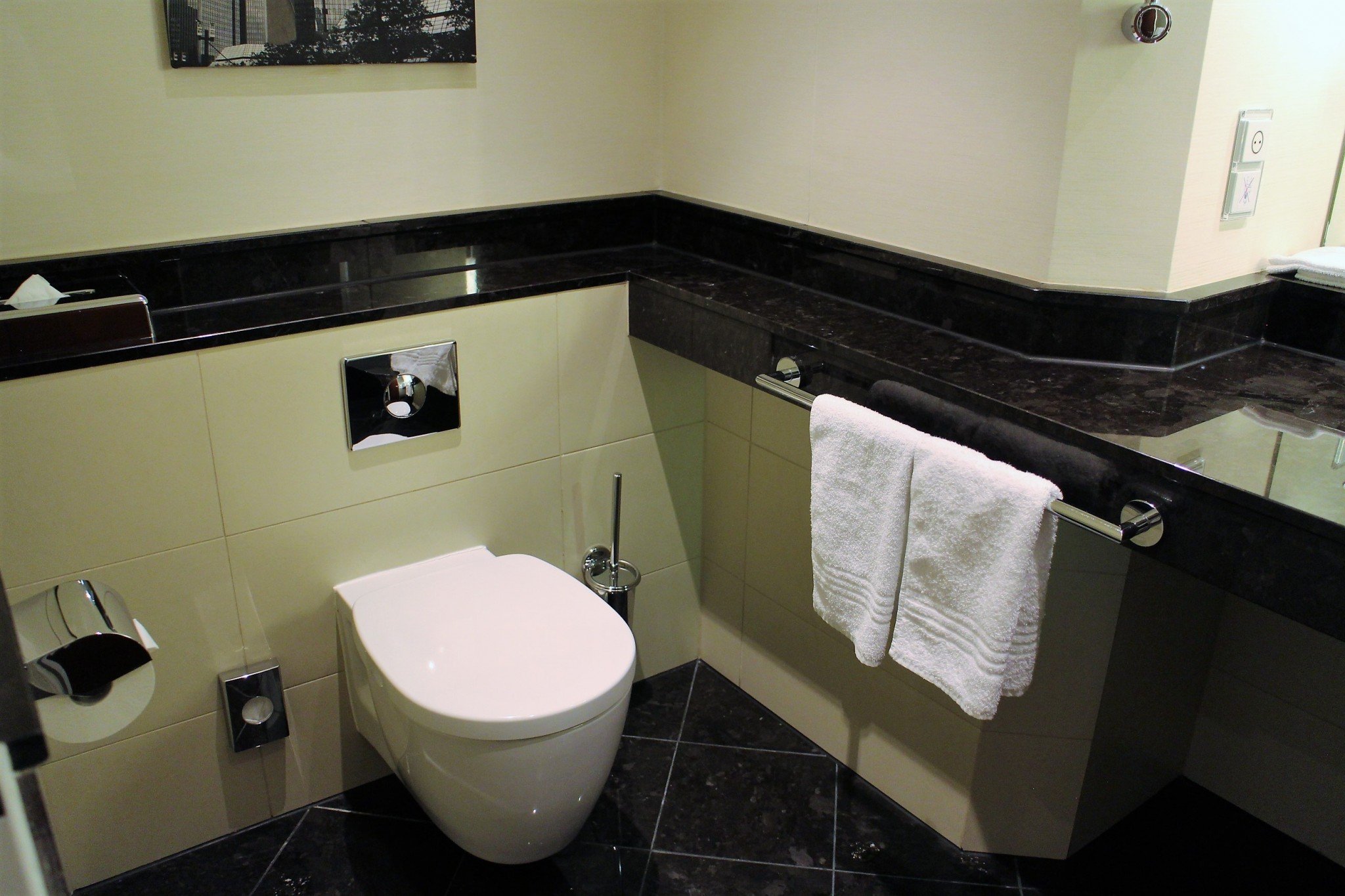 Berlin Marriott Bathroom 1