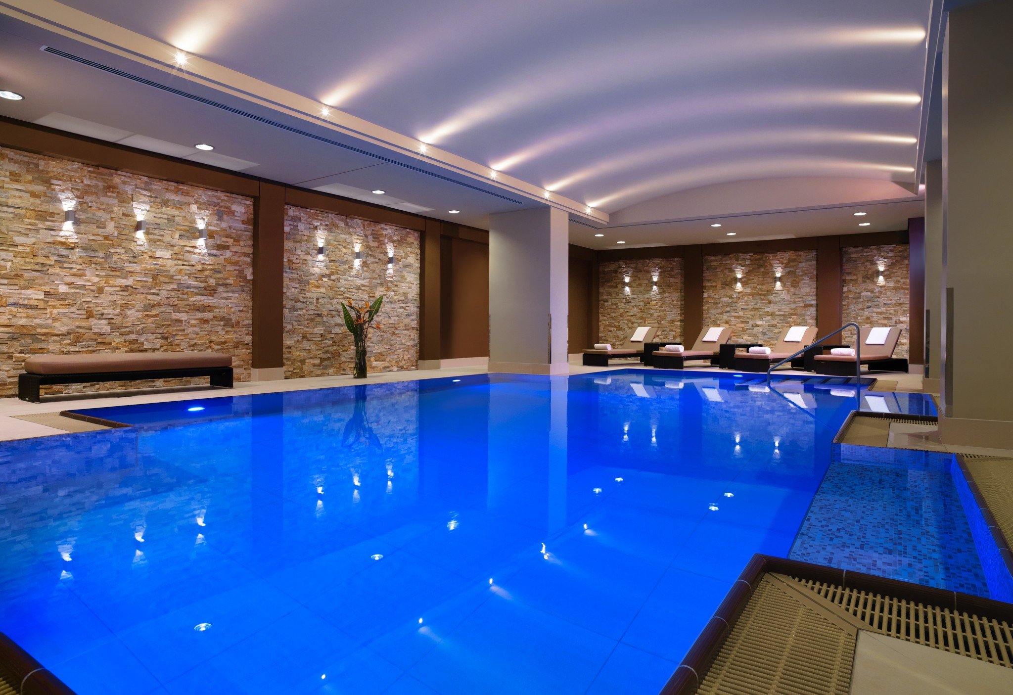 Berlin Marriott pool