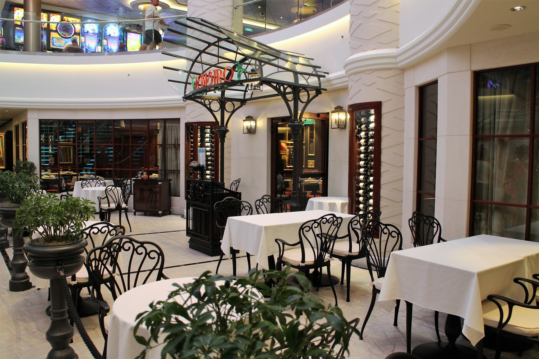 Norwegian Escape Le B istro 2