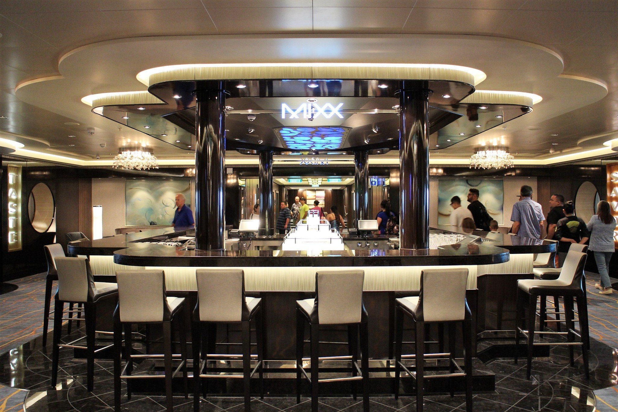 Norwegian Escape Mixx Bar