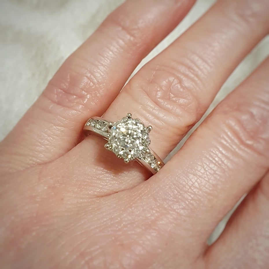 Laboratoriotimanttisormus Suokko