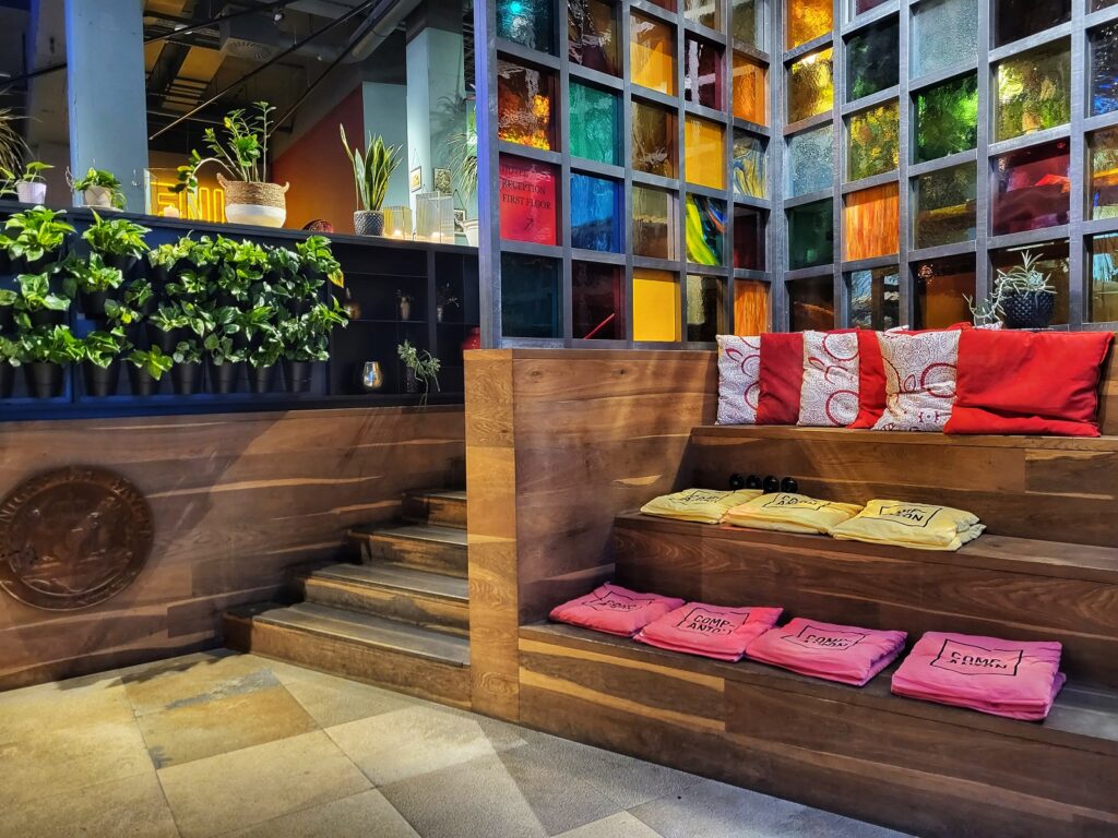 Hyvä hotelli München 25hours Hotel The Royal Bavarian Aperitivo Bar