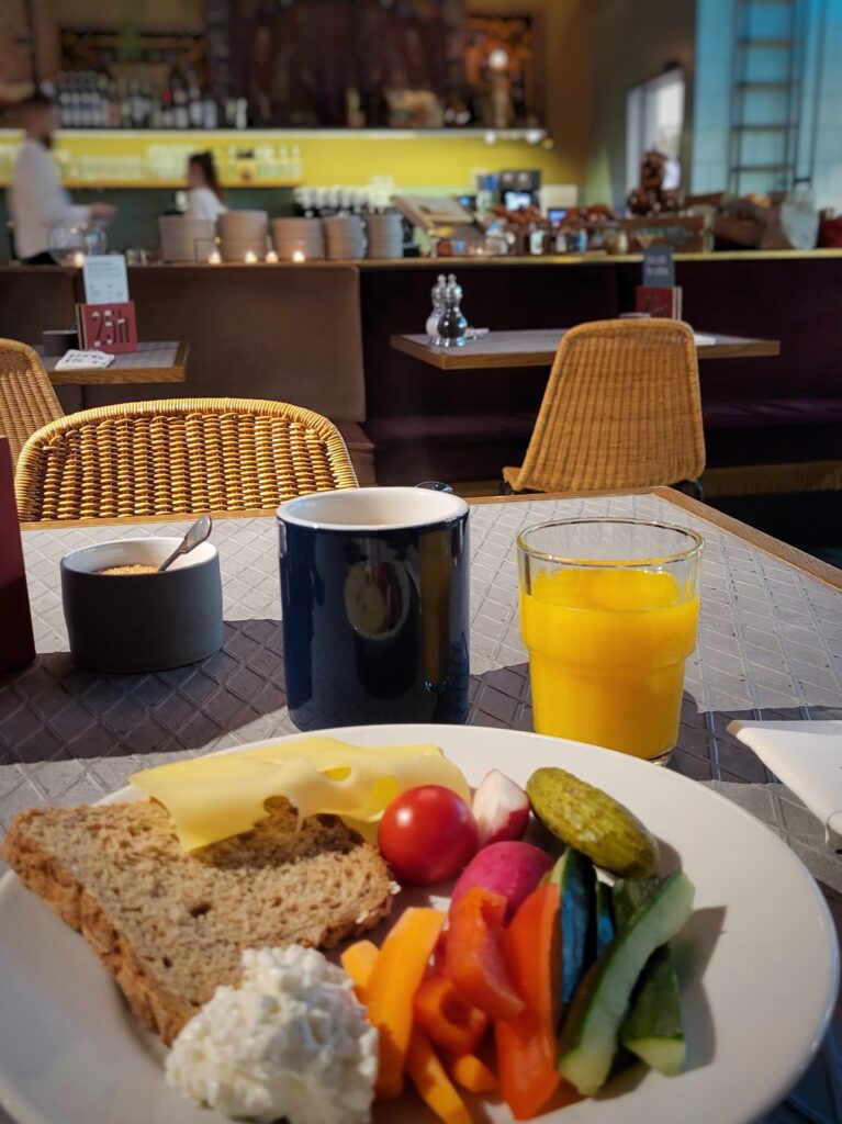 25hours Hotel The Royal Bavarian München aamupala