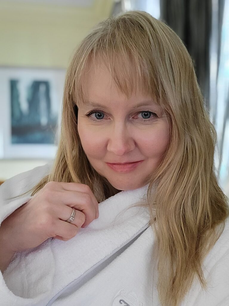 50-vuotias nainen arkimeikki