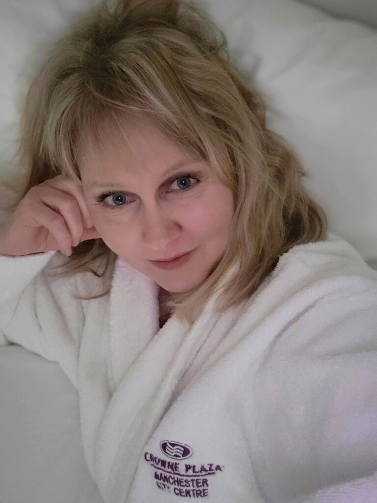 Nainen 50 vuotta meikki