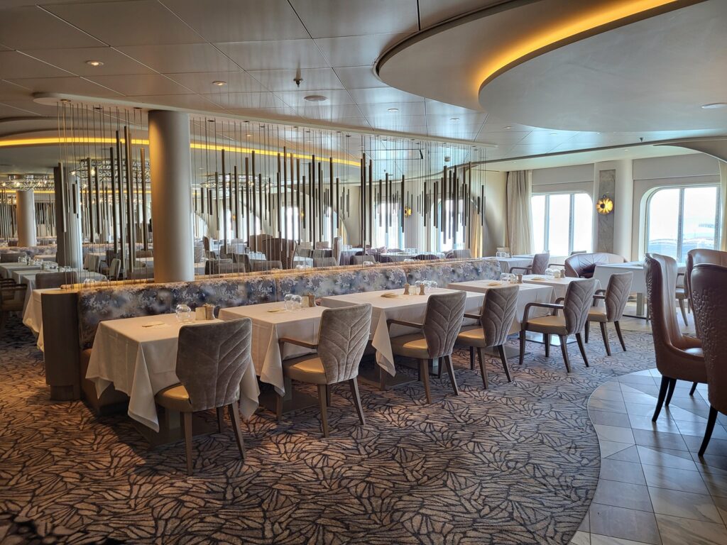 Celebrity Edge ravintolat kokemuksia